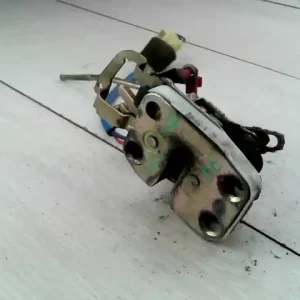 Különleges ajánlat KIA PRIDE Bal első ajtó zárszerkezet mechanikus bontott alkatrész