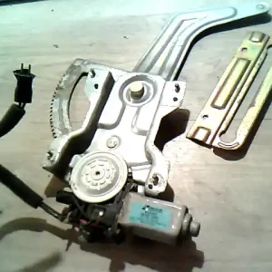 Ajánlat KIA RIO 2000.04-2005.06 Bal hátsó ablakemelő szerkezet elektromos bontott alkatrész