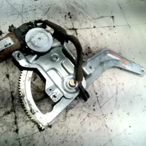 Rendeld meg most KIA RIO 2000.04-2005.06 Bal hátsó ablakemelő szerkezet elektromos kombi bontott alkatrész