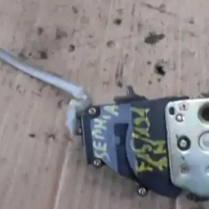 Szezonális akció KIA SEPHIA Jobb hátsó ajtó zárszerkezet központi záras bontott alkatrész