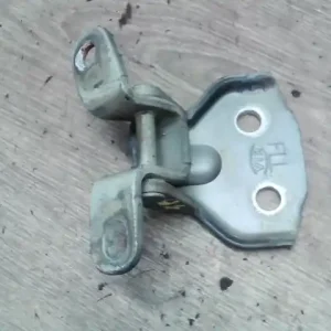 Biztonságos fizetés KIA Sorento 2002.08 - 2009.08 Bal első alsó ajtózsanér 5 ajtós bontott alkatrész