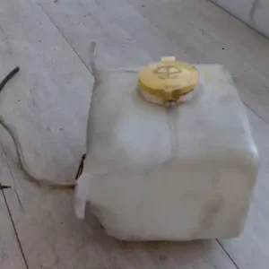 Nézd meg most KIA SPORTAGE 1995.06-1998.03 Ablakmosó tartály 1 motoros bontott alkatrész