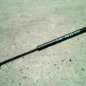 KIA SPORTAGE 2004.08-2010.10 Csomagtérajtó kitámasztó teleszkóp jobb bontott alkatrész Korlátozott ajánlat