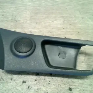 KIA SPORTAGE 2004.08-2010.10 Jobb első kilincsburkolat takaró elem 5 ajtós bontott alkatrész Árengedmény