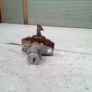 Legkelendőbb LADA 2101 Csomagtérajtó dugózár kulcs nélkül bontott alkatrész