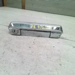 LADA 2101 Jobb első külső kilincsdugózárral, kulcs nélkül bontott alkatrész Utolsó esély