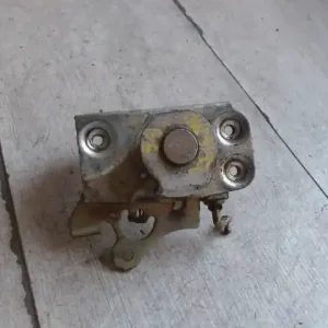 Outlet LADA 2107 Bal első ajtó zárszerkezet mechanikus 4 ajtós bontott alkatrész