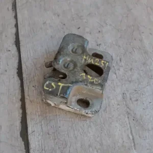 Vedd meg online LADA 2107 Csomagtér ajtó zárszerkezet 4 ajtós bontott alkatrész