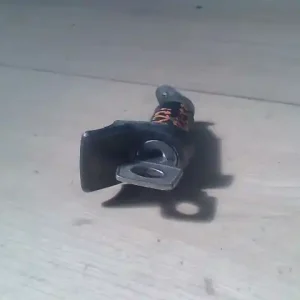 LADA 2110 Csomagtérajtó dugózár kulccsal, 4 ajtós bontott alkatrész Szuper ajánlat