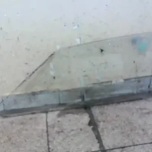 Legkelendőbb LADA SAMARA Bal első ajtóüveg fehér (3 ajtós) bontott alkatrész