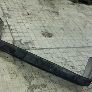 LADA SAMARA Hátsó lökhárító4 ajtós bontott alkatrész Árcsökkenés