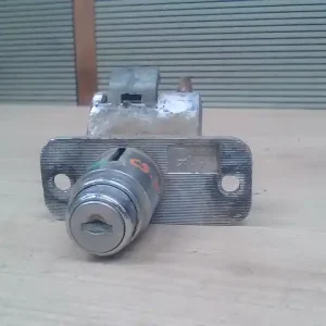 LADA SAMARA Csomagtérajtó dugózár kulcs nélkül, 5 ajtós bontott alkatrész Expressz szállítás