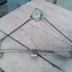 Vedd meg online LADA SAMARA Jobb első ablakemelő szerkezet mechanikus 5 ajtós bontott alkatrész