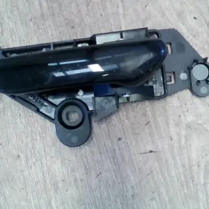 LANCIA LYBRA Bal első belső kilincs bontott alkatrész Népszerű