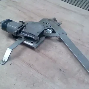 LANDROVER DISCOVERY I. 94-99 Bal hátsó ablakemelő szerkezet elektromos bontott alkatrész Kiárusítás