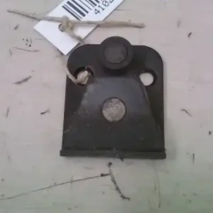 Árengedmény LANDROVER FREELANDER 98-04 Csomagtérajtó zár ütköző bontott alkatrész