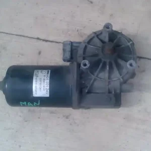 MAN TGL12.210 4X2BL Ablaktörlő motor első bontott alkatrész Vedd meg most