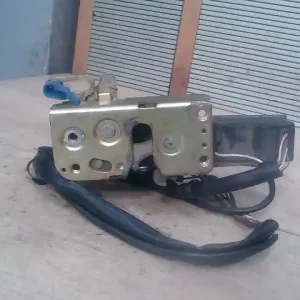 MAN TGL12.210 4X2BL Jobb első ajtó zárszerkezet központizáras bontott alkatrész Árcsökkenés