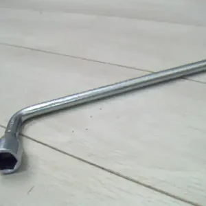 MARUTI 800 Kerékkulcs 19 bontott alkatrész Árcsökkenés