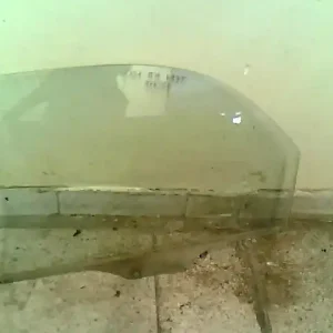 Utolsó esély MAZDA 121 90.12.01-96.02.28 Bal hátsó ajtóüveg bontott alkatrész