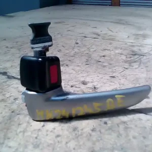 Szuper akció MAZDA 3 03.10-06.06 Bal első belső kilincs 5 ajtós bontott alkatrész