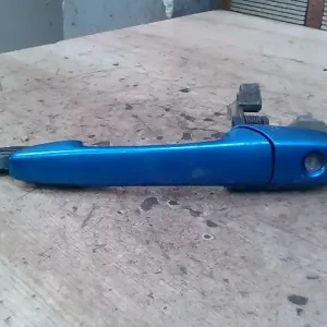 Szezonális akció MAZDA 3 03.10-06.06 Bal első külső kilincs bontott alkatrész