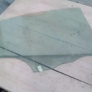 Árengedmény MAZDA 3 03.10-06.06 Bal hátsó ajtóüveg bontott alkatrész