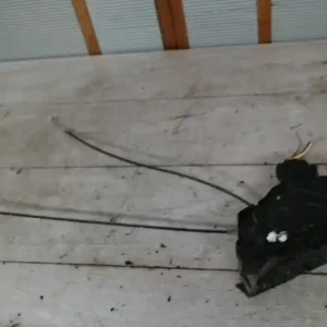 Árengedmény MAZDA 3 06.07-09.04 Jobb hátsó ajtó zárszerkezet központi záras bontott alkatrész