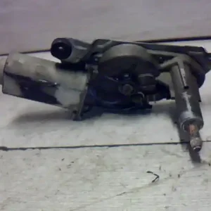 Vásárlói kedvenc MAZDA 323 94-98 Ablaktörlő motor hátsó 2 vezetékes 3ajtósbontott alkatrész