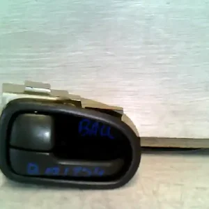 Végkiárusítás MAZDA 323 94-98 Bal első belső kilincs bontott alkatrész