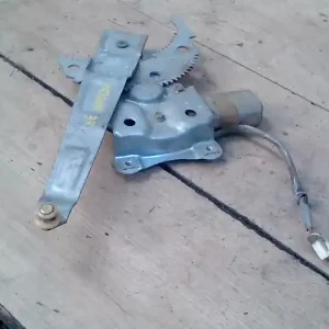 Akciós ár MAZDA 323 98-01 Jobb hátsó ablakemelő szerkezet elektromos 5 ajtós bontott alkatrész