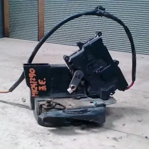 Akció MAZDA 323 98-01 Jobb első ajtó zárszerkezet központizáras bontott alkatrész