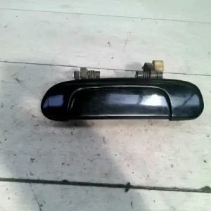 Alacsony ár MAZDA 323F 98-04 Bal hátsó külső kilincs 5 ajtós bontott alkatrész