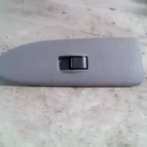 Szezonális akció MAZDA 323F 98-04 Jobb első ablakemelő kapcsoló bontott alkatrész