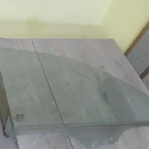 Újdonság MAZDA 323F 98-04 Jobb első ajtóüveg 5 ajtós bontott alkatrész