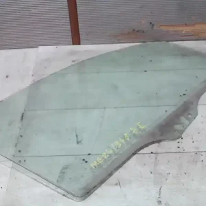 Szezonális akció MAZDA 323F 98-04 Jobb első ajtóüveg ferdehátú kivitel 5 ajtós bontott alkatrész