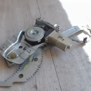 Árcsökkenés MAZDA 323F 98-04 Jobb hátsó ablakemelő szerkezet elektromos kombi bontott alkatrész