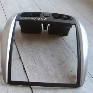 Utolsó esély MAZDA 323F 98-04 Középkonzol keret bontott alkatrész