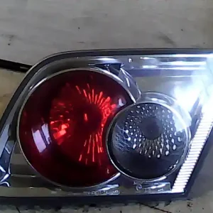 Szezonális akció MAZDA 6 02-05 Bal belső hátsó lámpa bontott alkatrész