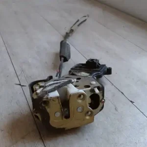 Alacsony ár MAZDA 6 02-05 Bal hátsó ajtó zárszerkezet központi záras kombi bontott alkatrész