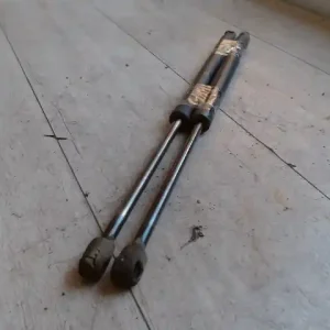 Utolsó esély MAZDA 6 02-05 Csomagtérajtó kitámasztó teleszkóp pár kombi bontott alkatrész