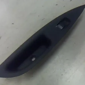 Vedd meg most MAZDA 6 02-05 Jobb hátsó ablakemelő kapcsoló 5 ajtós bontott alkatrész