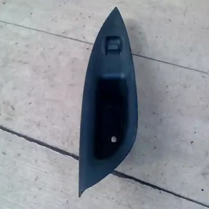 Ajánlat MAZDA 6 02-05 Jobb hátsó ablakemelő kapcsoló kombi bontott alkatrész