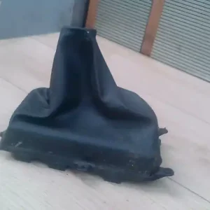 Árcsökkenés MAZDA 6 02-05 Váltószoknya bontott alkatrész