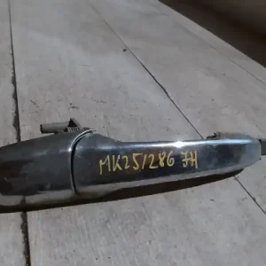 Alacsony ár MAZDA 6 05-08 Jobb hátsó külső kilincs 4 ajtós bontott alkatrész