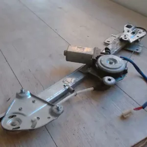 Ajánlat MAZDA 626 00.08-02.12 Jobb első ablakemelő szerkezet elektromos 5 ajtós bontott alkatrész