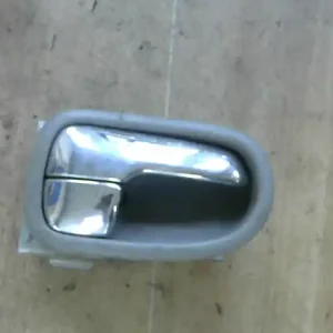 Újdonság MAZDA 626 00.08-02.12 Jobb első belső kilincs bontott alkatrész