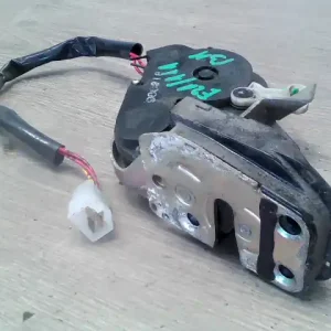 Akciós ár MAZDA 626 97.08-00.07 Bal hátsó ajtó zárszerkezet központi záras bontott alkatrész