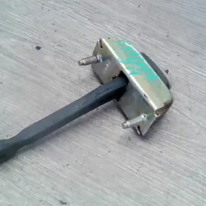 Vedd meg most MAZDA 626 97.08-00.07 Jobb hátsó ajtóhatárolóbontott alkatrész