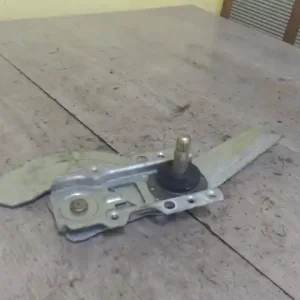 Akciós ár MAZDA DEMIO 98.08-00.05 Bal hátsó ablakemelő szerkezet mechanikus 5 ajtós bontott alkatrész